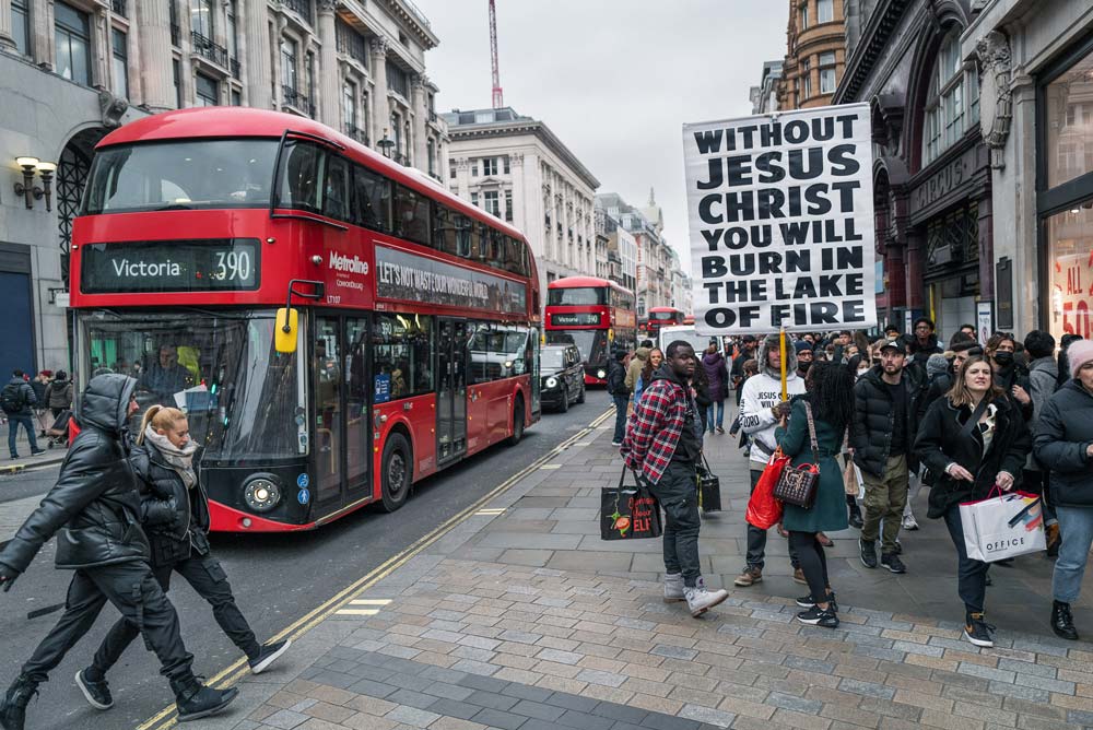 Lost-in-the-Trip-London-Lake-of-Fire