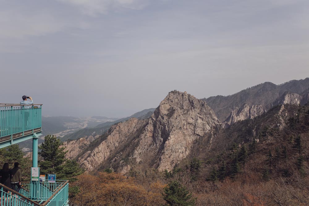 Seoraksan-hiking - Lost in the Trip.jpg